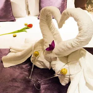 https://12th-lock-boutique.dublin-hotelsweb.com